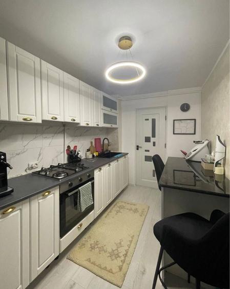 Schimb ap 3 camere decomandat ultracentral cu casa in Roman sau imprejurimi (Horia, Cordun,Balcescu) - 2