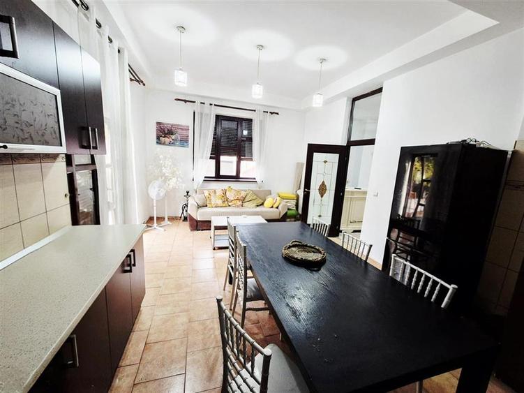 Casa tip duplex spatioasa cu garaj - 10