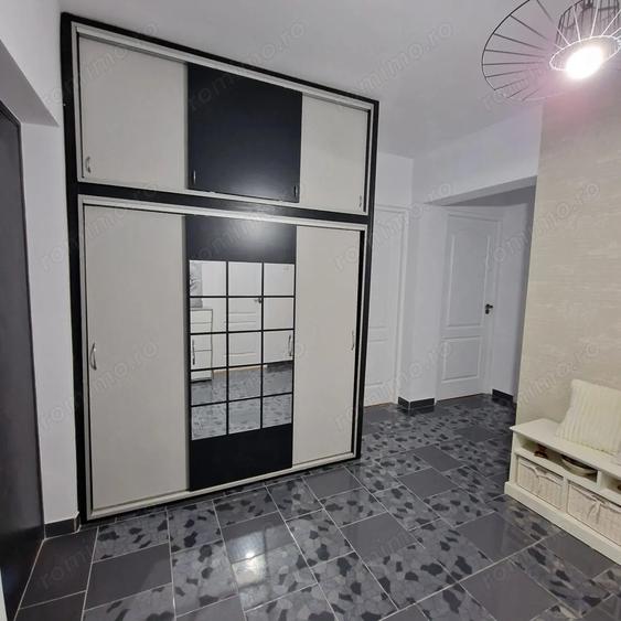 Vand apartament cu 4 camere - 1