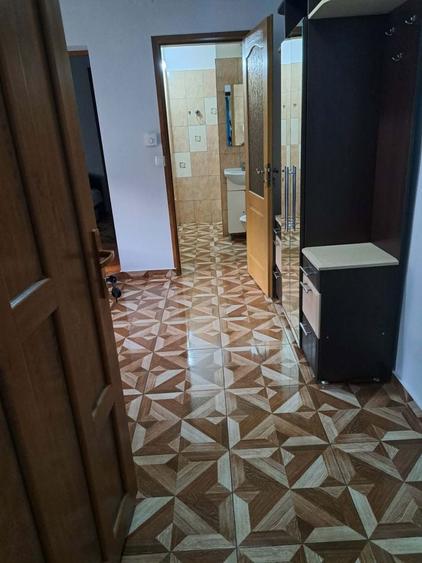 Inchiriez apartament zona semicentrala - 4