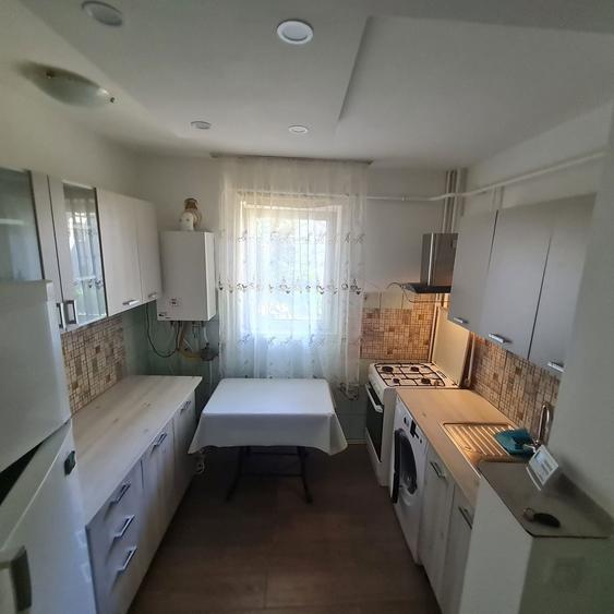 Inchiriez apartament cu doua camere - 1