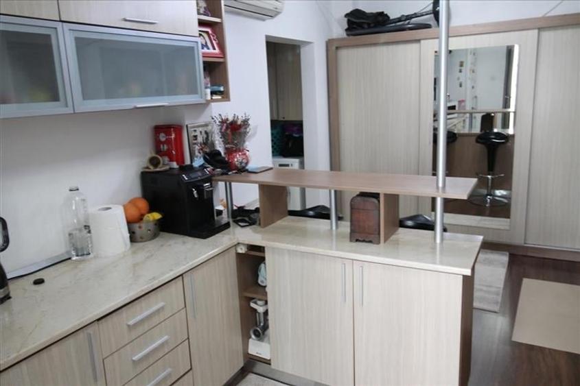 Zona Martir Closca - 2 camere decomandate - 8