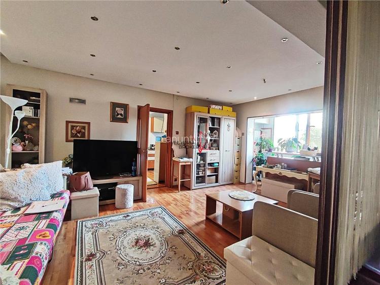 Calea Mosilor, et.4/8, la 8 min de metrou OBOR