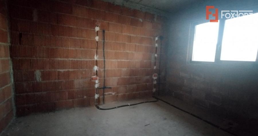 Duplex 5 camere, Becicherecu Mic - Garaj, terasa, Interior la Rosu - 17