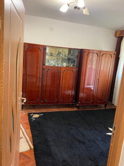Apartament cu 2 camere semidecomandat în Decebal