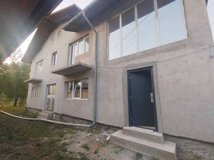 Casa de vanzare in com.Banesti. - 2