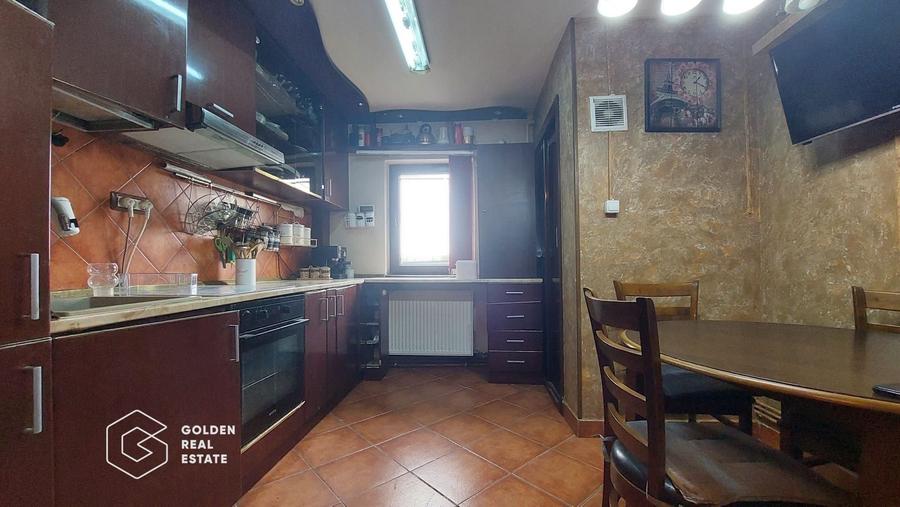Apartament 3 camere, etaj 2, decomandat, zona Podgoria - 3