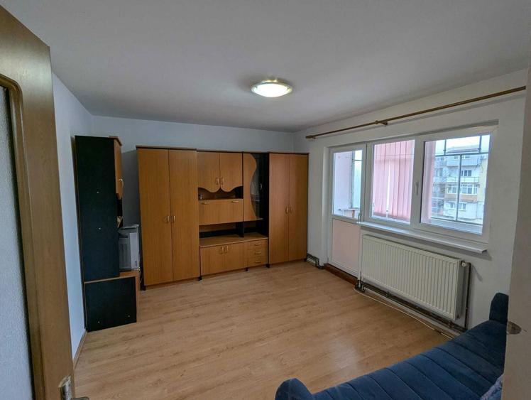 Vand Apartament de 80 mp , 4 camere, 2 bai, etajul 3 - 6