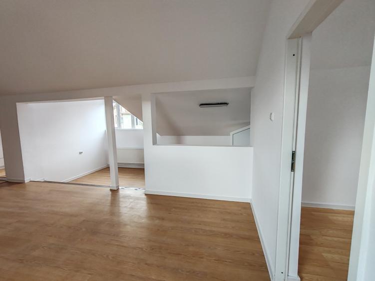 Casa 8 camere pretabila sediu firma GHIMBAV - 15