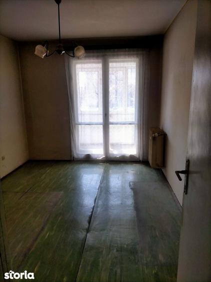 Apartament De Vanzare cu 3 camere in Pajura sec.1 - 1