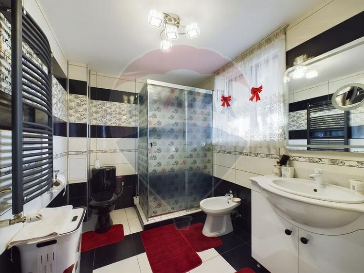 Casă / Vilă 5 camere + Mansarda Foarte Spatioasa - 15