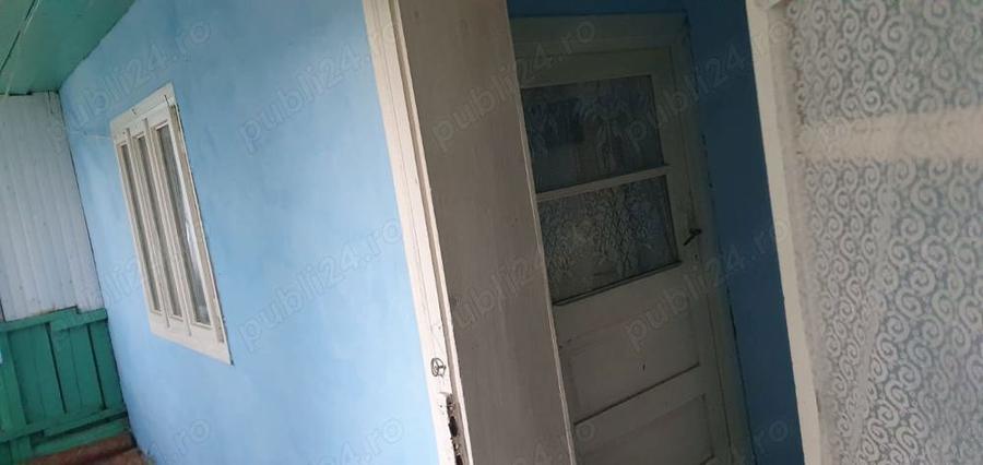 Casa, grajd, gradina plus dependinte - 9