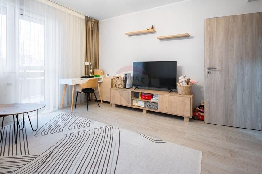 Apartament cu 2 camere,  2 băi și parcare subterană în Tractorul - 16