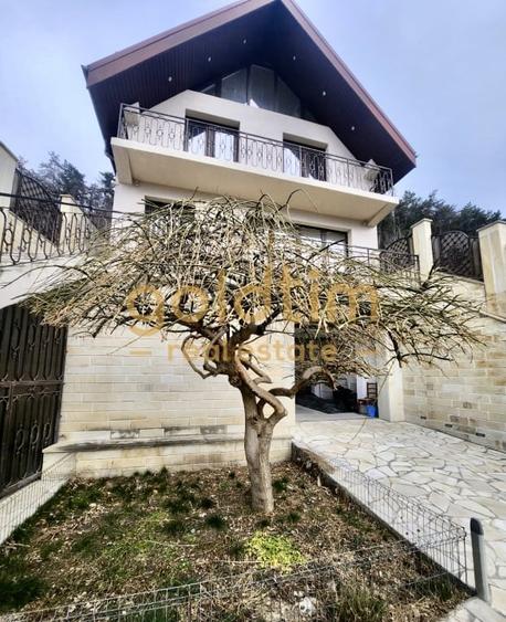 VILA IMPOZANTA P+3 /TEREN 800MP/ VEDERE PANORAMICA ASUPRA ORASULUI/ULTRACENTRAL - 1