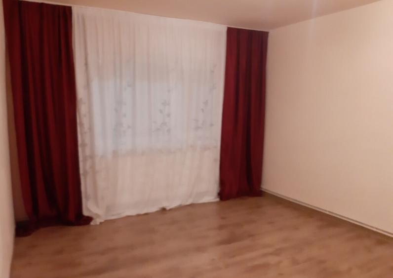 Apartament 4 camere renovat si semimobilat zona 700 - 17