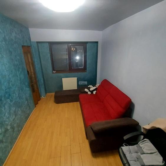 De vanzare 4 camere/97 mp utili/Scoala 10/Focsani/et 3/4 - 3