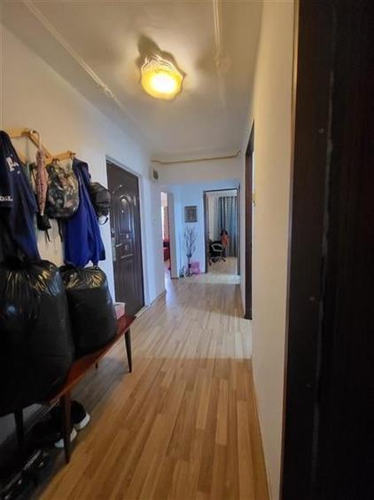Apartament 3 Camere, Decomandat etaj 2 din 3 - 5