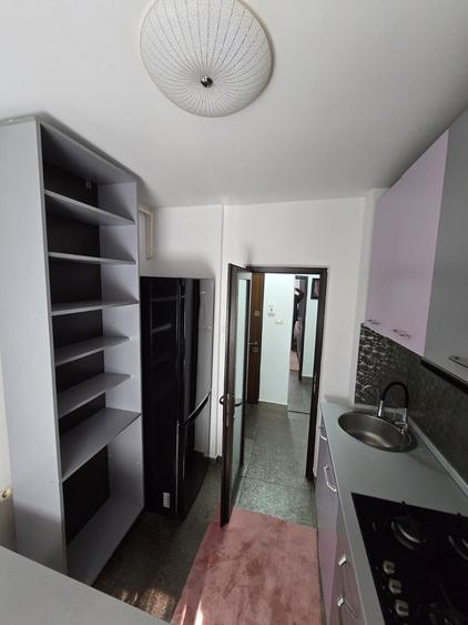 Apartament cu 2 camere semidecomandat în Tomis II