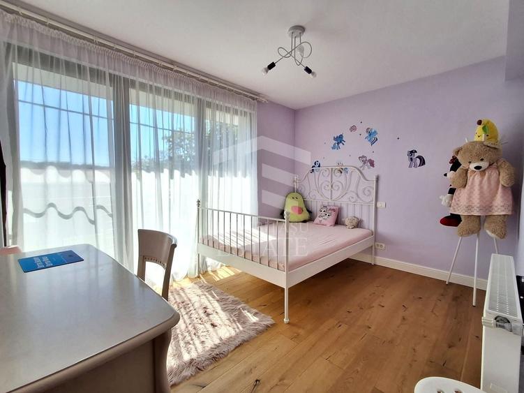 Duplex cu 4 camere cu Canalizare în Pasărea