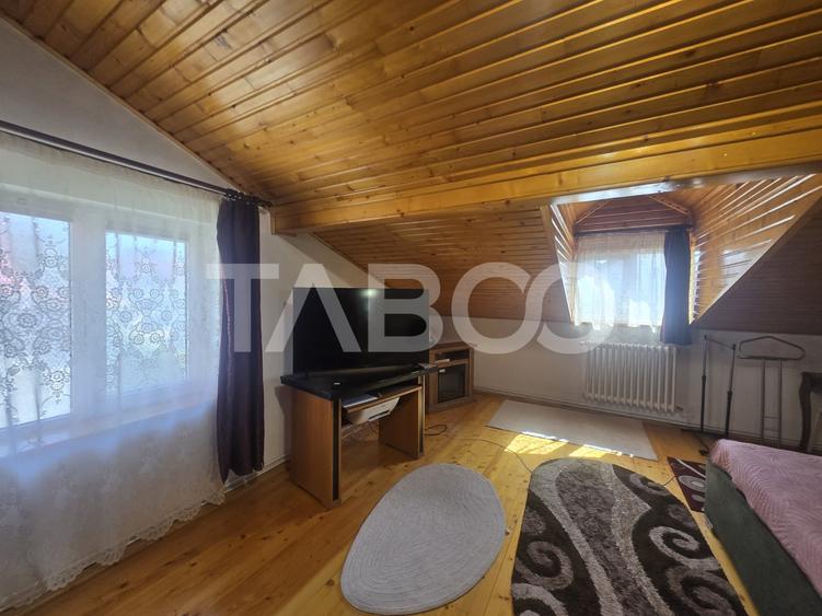 Apartament cu 2 camere semidecomandat, mobilat în Sub Arini