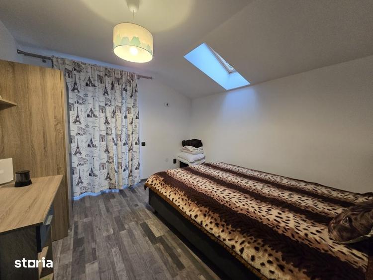 Casă cu 5 camere cu Teren 2200 Mp în Târgșoru Vechi
