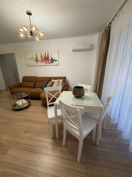 Apartament cu 3 camere decomandat, mobilat în Pipera