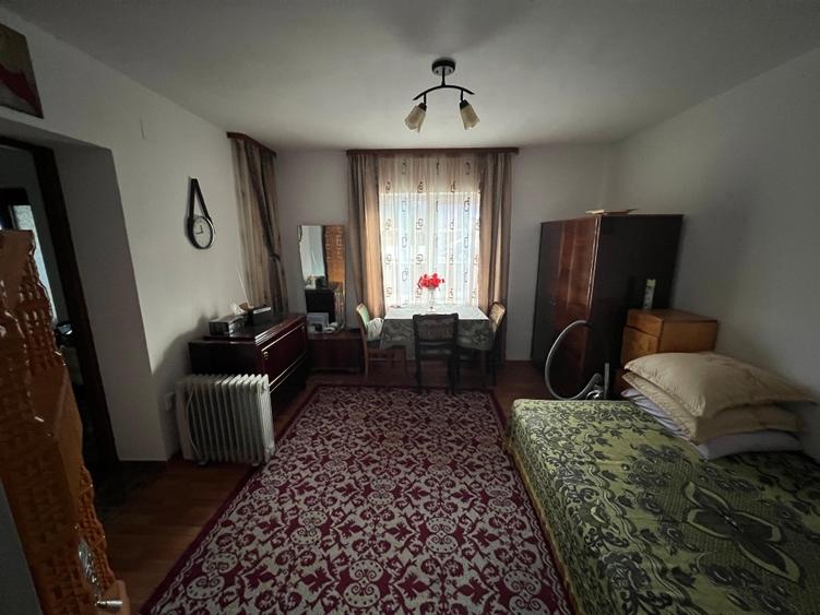 Casă individuală cu 4 camere cu Teren 1037 Mp în Câmpuri
