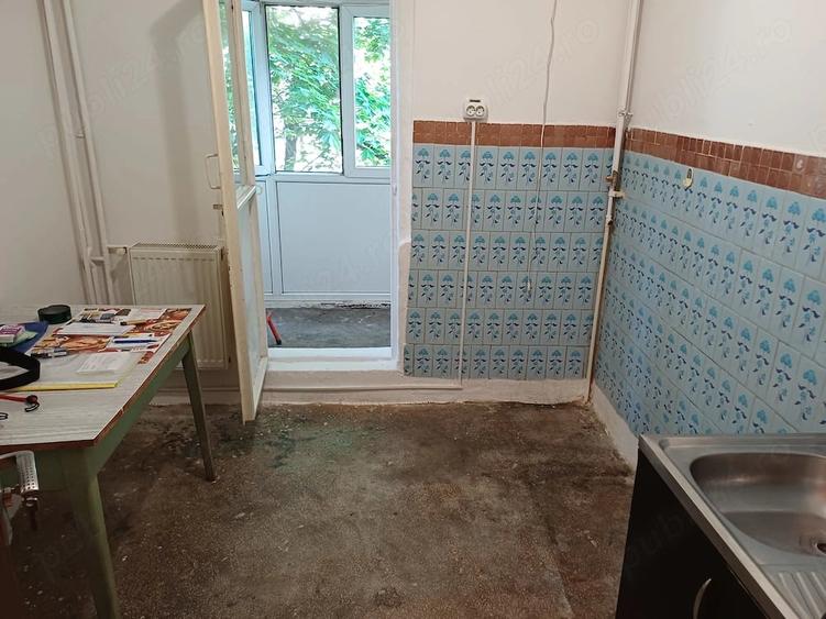 Apartament cu 3 camere decomandat în Vest