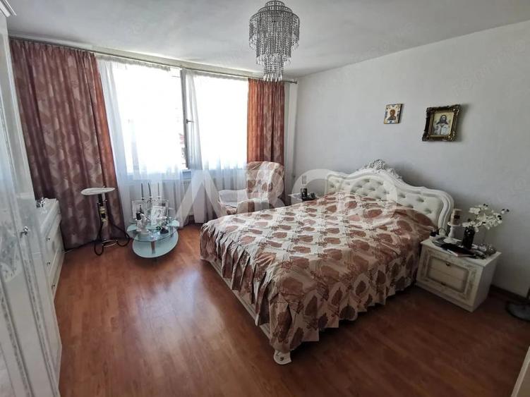 Casă cu 5 camere cu Teren 687 Mp în Central