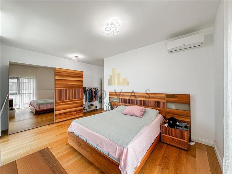 Apartament cu 4 camere semidecomandat, mobilat în Băneasa