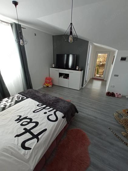 Casă cu 3 camere cu Teren 380 Mp în Exterior Vest