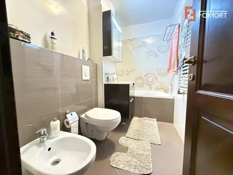 Apartament cu 4 camere semidecomandat, mobilat în Bucovina