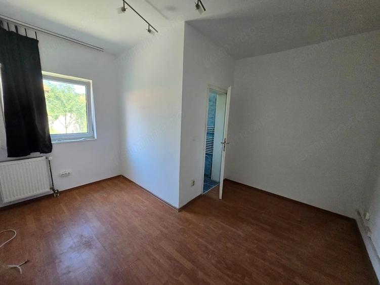 Casă cu 7 camere cu Teren 600 Mp în Șagului