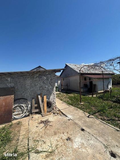 Casă cu 4 camere cu Teren 1070 Mp în Central