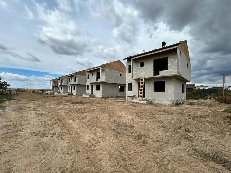 Casă cu 5 camere cu Teren 350 Mp în Bălăceanca