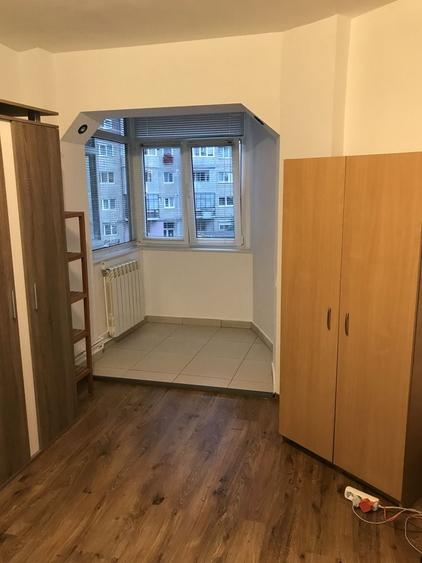 Garsonieră decomandată în Exterior Vest