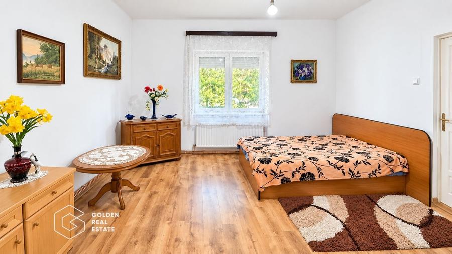 Casă individuală cu 7 camere cu Canalizare în Mâsca