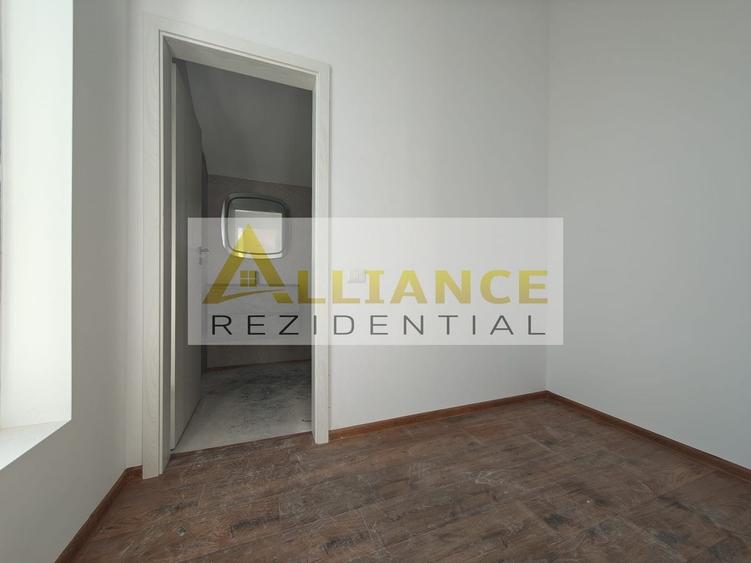 Casă individuală cu 4 camere cu Canalizare în Berceni