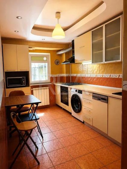 Apartament cu 3 camere semidecomandat, mobilat în Calea Călărașilor