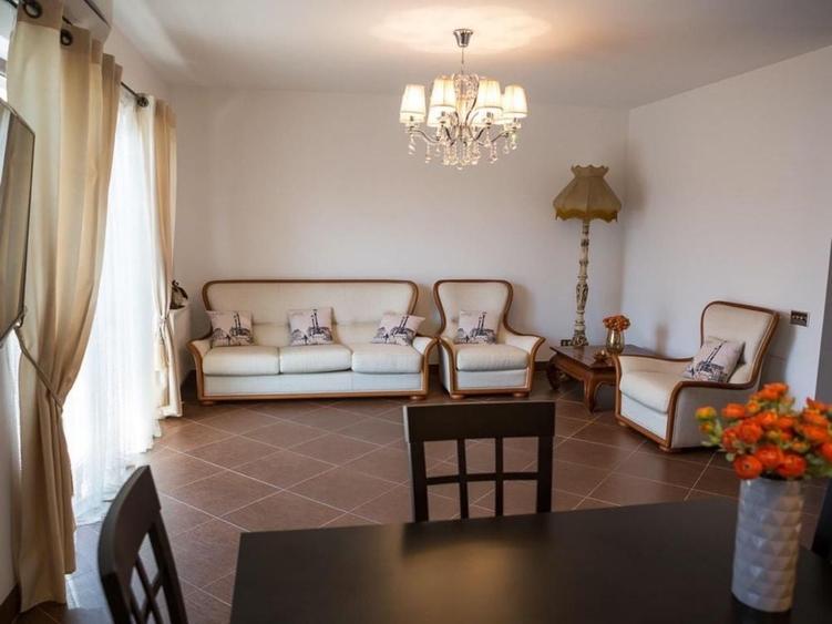Apartament cu 2 camere nedecomandat în Central