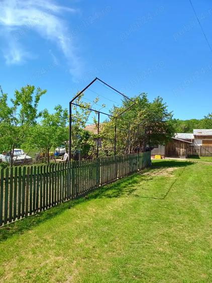 Botosani - 15 min, Casa cu teren de 2500 mp - 22 eur mp - si loturi individuale - 5