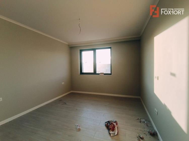 Duplex de vanzare cu 5 camere si teren de 270 mp - Mosnita Noua - 12