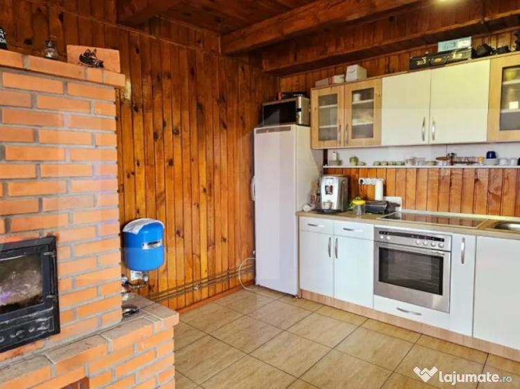 Casa de vanzare, sub padure, intr-un cadru natural deoseb - 12