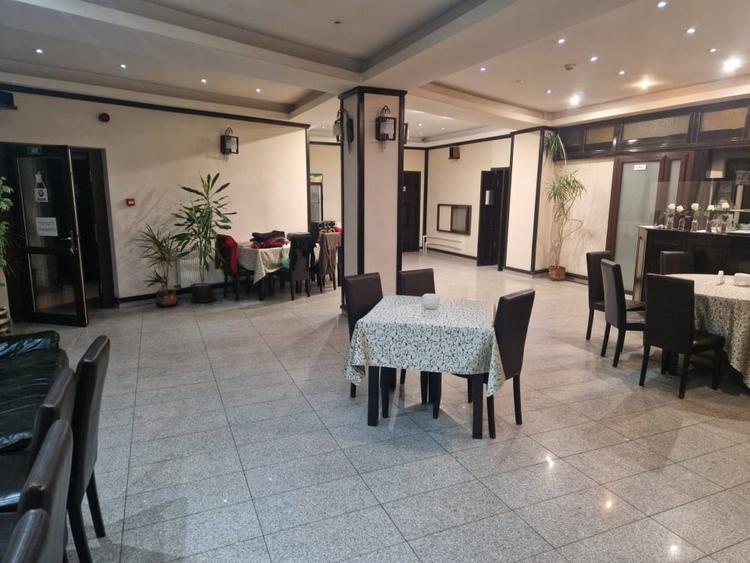 Spațiu comercial, 300 mp, zona 1 Mai - 1