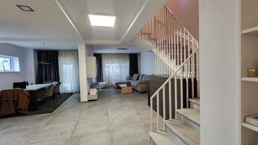 Casa cu 4 camere   teren generos si piscina - 2