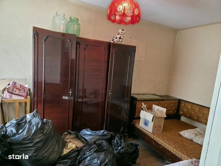 Vand apartament cu 2 camere etaj 1 - 5