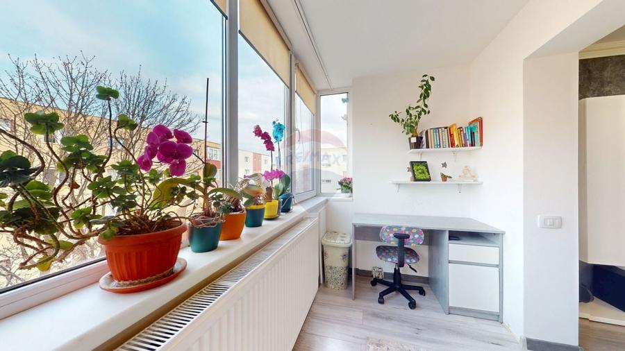 Apartament 3 camere, 2 băi, 2 parcări de vânzare zona Avantgarden 2 - 8