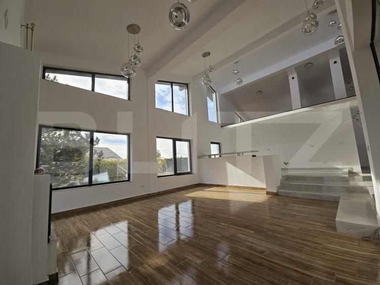 Vila superba, 4 camere, in zona Hlincea - 1