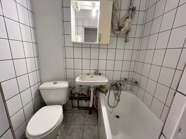 Garsoniera 1 camera,renovata,bucatarie,baie,et.3, zona Lazaret - 7