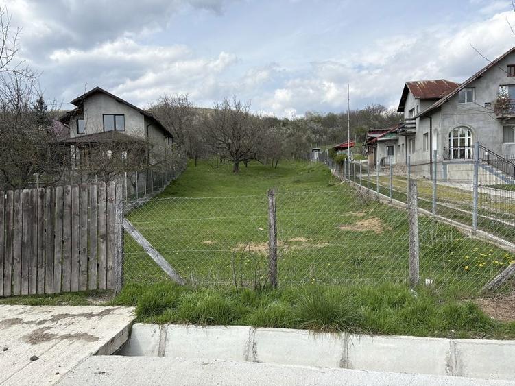 Vand teren Aninoasa Jud Dambovita - 1